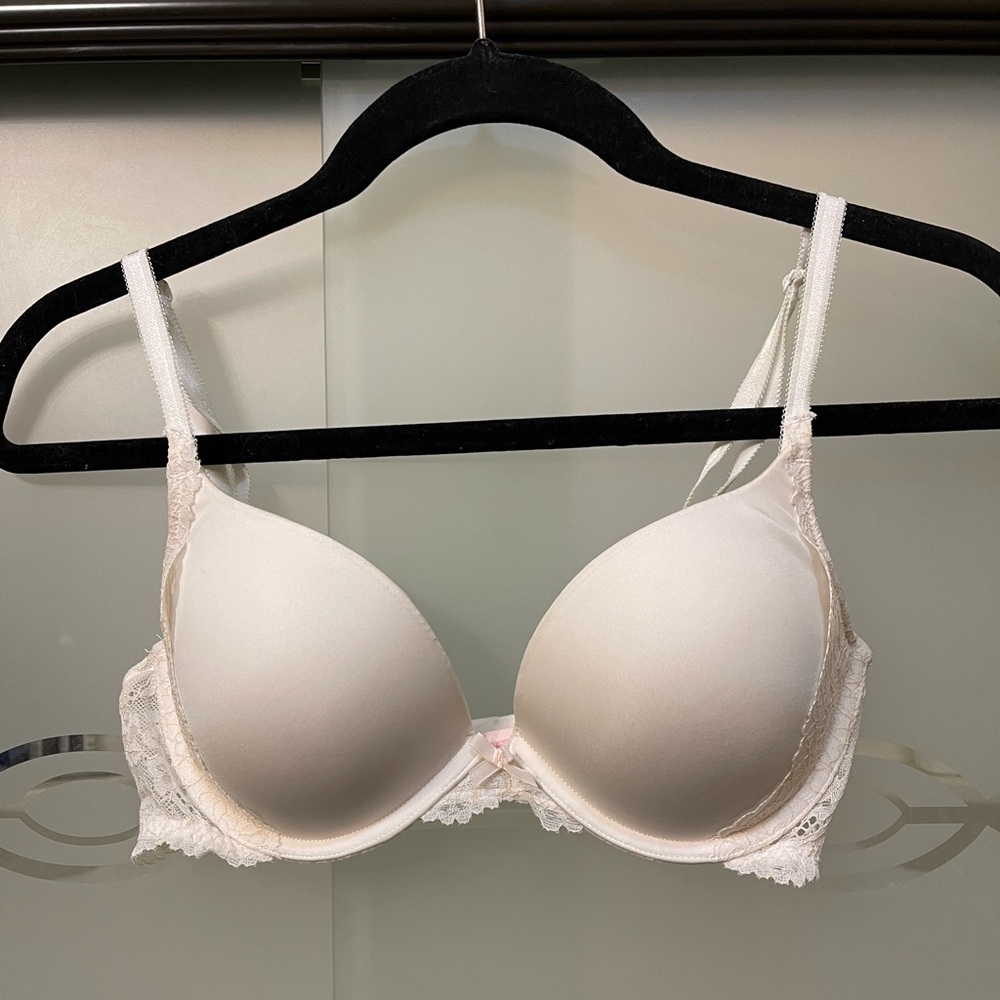 White/Beige Victorias Secret Dream Angels Push up Bra 32D NWOT